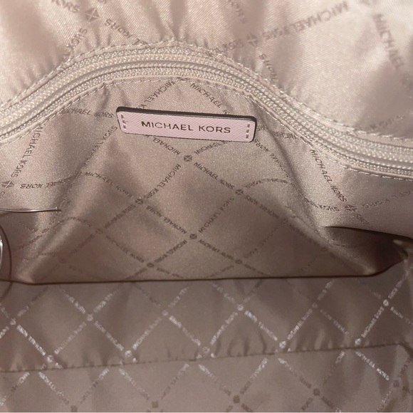Michael Kors Satchel Crossbody Medium Soft Pink Like New! - Picture 8 of 16